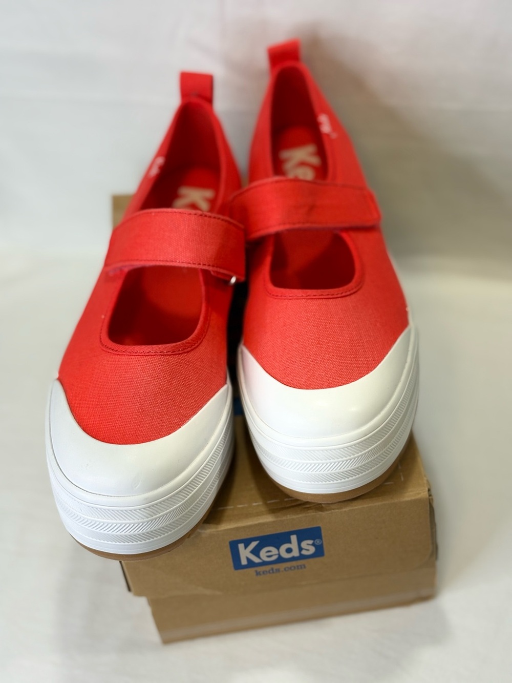 NWOB Keds LADIES Red Canvas Mary Jane Platform Sneakers White Rubber Toe 9 $80